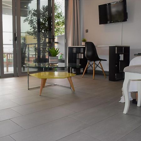 Ferienwohnung Stylish Boutique Loft With Private Balcony Athen Exterior foto
